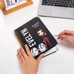 Personalisierte Cartoon Fitness-Charakter Name 2026 Planer Spiral A5 Notebook mit wöchentlichen monatlichen Planer Seiten neues Jahr Geburtstag Geschenk für Frauen Mädchen