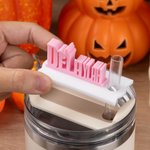 Henkilökohtainen noita perhonen 3D nimilappu kansi Topper 20 oz 40 oz Stanley Tumbler syntymäpäivä joululahja Wicked fanit ystäville