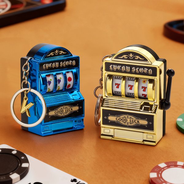 Personalisierte Mini Slot Maschine Tasche Tag Schlüsselanhänger mit anfänglichen Charme Geburtstag Jahrestag Party Geschenk für Gambler Slot Liebhaber