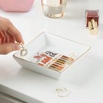 Gepersonaliseerd God zegt Bijbelvers Geboortebloem vierkant keramisch sieradenschaaltje met naam Doopsel Verjaardag Kerstcadeau voor vrouwen Christenen