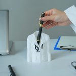 Personalized Doctor Lab Coat Design 3D-Printed Pen Holder with Text Desk Office Decor Birthday Gratitute Gift for Doctors