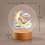 Gepersonaliseerd Maan Schattige Dieren LED Nachtlampje met Naam Datum en Houten Voet Babykamerdecoratie Verjaardag of Babyshower Cadeau voor Kinderen
