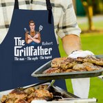 Personalisierte Grillfather Cartoon Charakter Name Schürze mit Fronttaschen Geburtstag Weihnachtsgeschenk für Papa Opa Ehemann BBQ Enthusiasten
