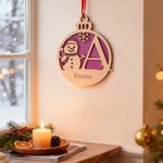 Ornement de Noël en Bois Personnalisé avec Motif Bonhomme de Neige Initiale et Nom Décoration Maison Cadeau Noël pour Famille