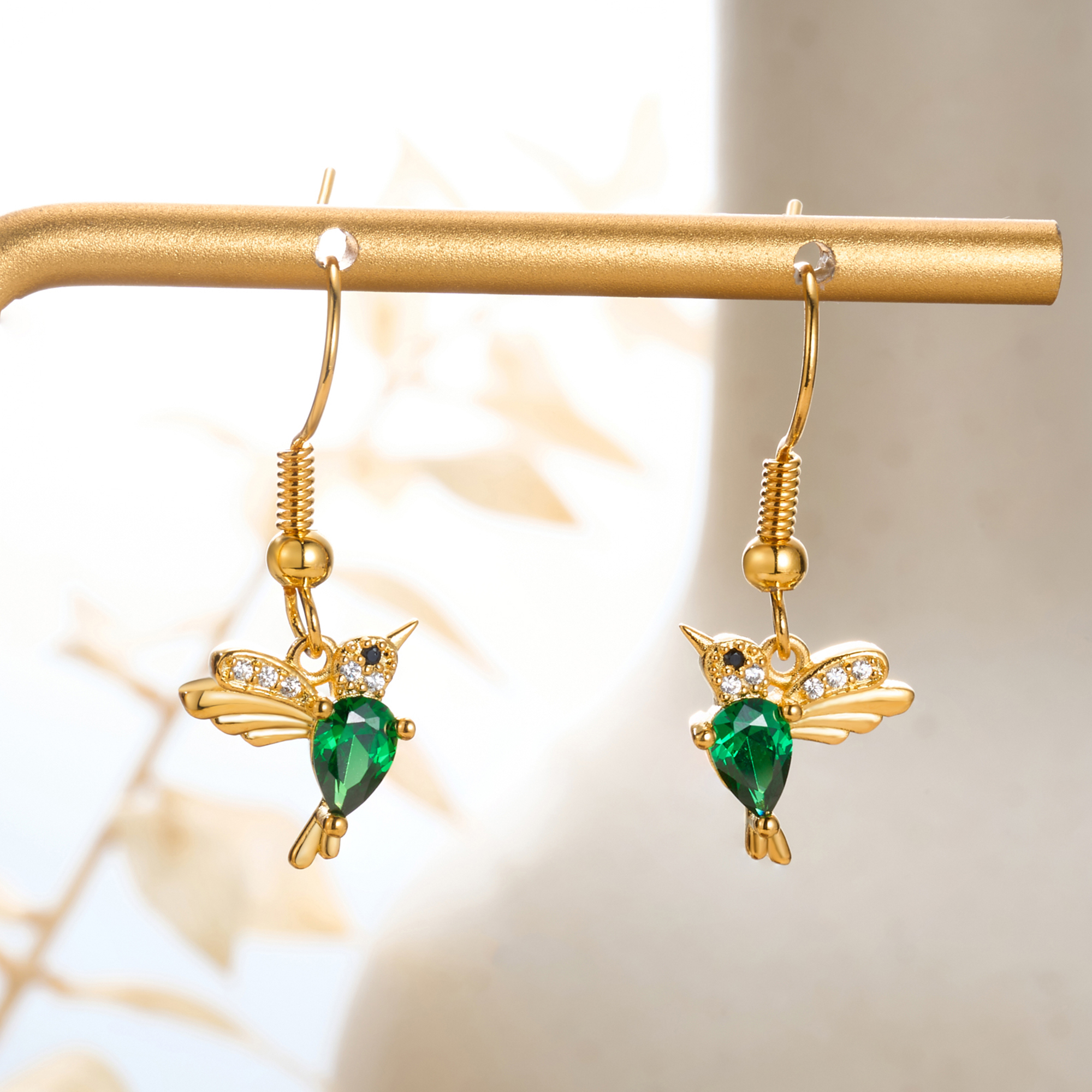 Boucles d'oreilles personnalisées Colibri Zircon avec pierre de naissance Bijoux délicats Anniversaire Cadeau de Noël pour les femmes Amoureux des colibris