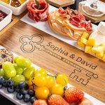Personalisierte eingraviert Floral Name Datum Akazienmarmor 11 Stück Schneidebrett Untersetzer Set mit Keramikschale Holzlöffel Housewarming Geschenk für Familie
