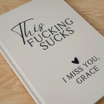 Gepersonaliseerd This Fucking Sucks A5 rouw dagboek notitieboek met tekst Dagelijks gedenkboek rouwcadeau voor verlies van vader moeder vrouw echtgenoot