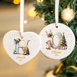 Personlig ren julgran första bokstav keramisk juldekoration med namn och årtal hängande prydnad perfekt som present till familj och vänner