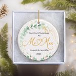 Personalisierte Unser erstes Weihnachten als Herr und Frau Keramik Ornament mit Namen und Jahr Weihnachtsgeschenk für Paare