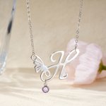 Personligt fjärilshalsband med initialer och födelsestenar Smyckeshalsband Födelsedag Julklapp för kvinnor