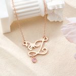 Personligt fjärilshalsband med initialer och födelsestenar Smyckeshalsband Födelsedag Julklapp för kvinnor