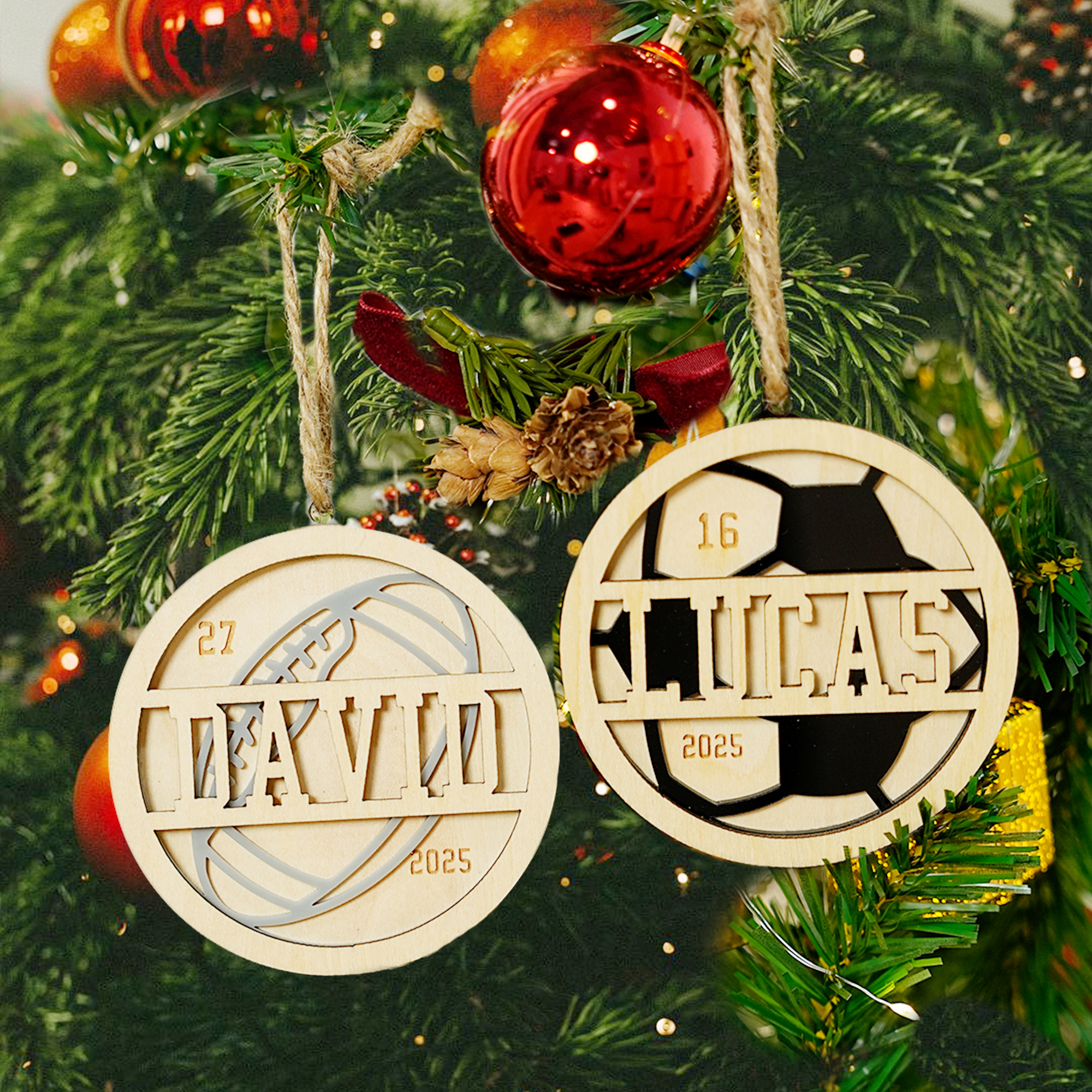 Ornement de Noël en bois personnalisé avec nom, numéro et année Cadeau de Noël pour les amateurs de sports de balle