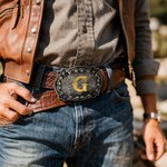 Personalizzato Cool Vintage Cowboy-Themed Letter Belt Buckle Regalo di compleanno e anniversario per l'amante occidentale Cowboy Cowgirl
