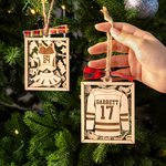 Personlig sporttröja träprydnad med namn och nummer heminredning julklapp för spelare sportälskare