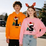 Sweat-shirt à Capuche Multicolore Personnalisé avec Motif Sapins Bonhommes de Neige Initiale et Nom Cadeau Noël pour Famille et Amis