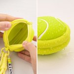 Portachiavi personalizzato a forma di palla da tennis con charms a forma di palla da racchetta Regalo di compleanno per gli allenatori e gli amanti del tennis.