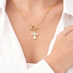Collier personnalisé en forme de croix à motif de marteau avec initiale Bijoux délicats Baptême Prière Journée Cadeau religieux pour femmes Chrétiennes