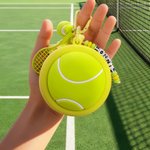 Portachiavi personalizzato a forma di palla da tennis con charms a forma di palla da racchetta Regalo di compleanno per gli allenatori e gli amanti del tennis.