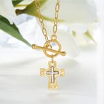 Collier personnalisé en forme de croix à motif de marteau avec initiale Bijoux délicats Baptême Prière Journée Cadeau religieux pour femmes Chrétiennes