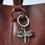 Porte-clés portable personnalisé libellule avec breloque initiale Utilisation quotidienne Cadeau d'anniversaire pour les amoureux de la libellule