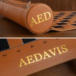 Personligt schackspel i massivt trä med text och magnet i läder för upprullning Resa Spelkväll Jubileum Födelsedagspresent för schackälskare Schackspelare