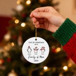 Personalizado Nuestra Primera Navidad Pingüino Familia Corazón Adorno de cerámica con nombres y año Árbol Decoración Regalo de Navidad para la familia Niños