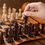 Personligt schackspel i massivt trä med text och magnet i läder för upprullning Resa Spelkväll Jubileum Födelsedagspresent för schackälskare Schackspelare