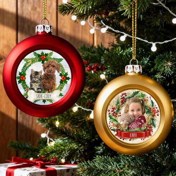 Personalized Christmas Wreath Photo Christmas Ball Ornament with Name Home Tree Decor Christmas Gift for Family Friend Pet Owners