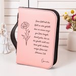 Personalisierte Buchhülle aus PU-Leder mit Kreuz Geburtsblume Namen Text inklusive Tragegriff Geschenk für Christen