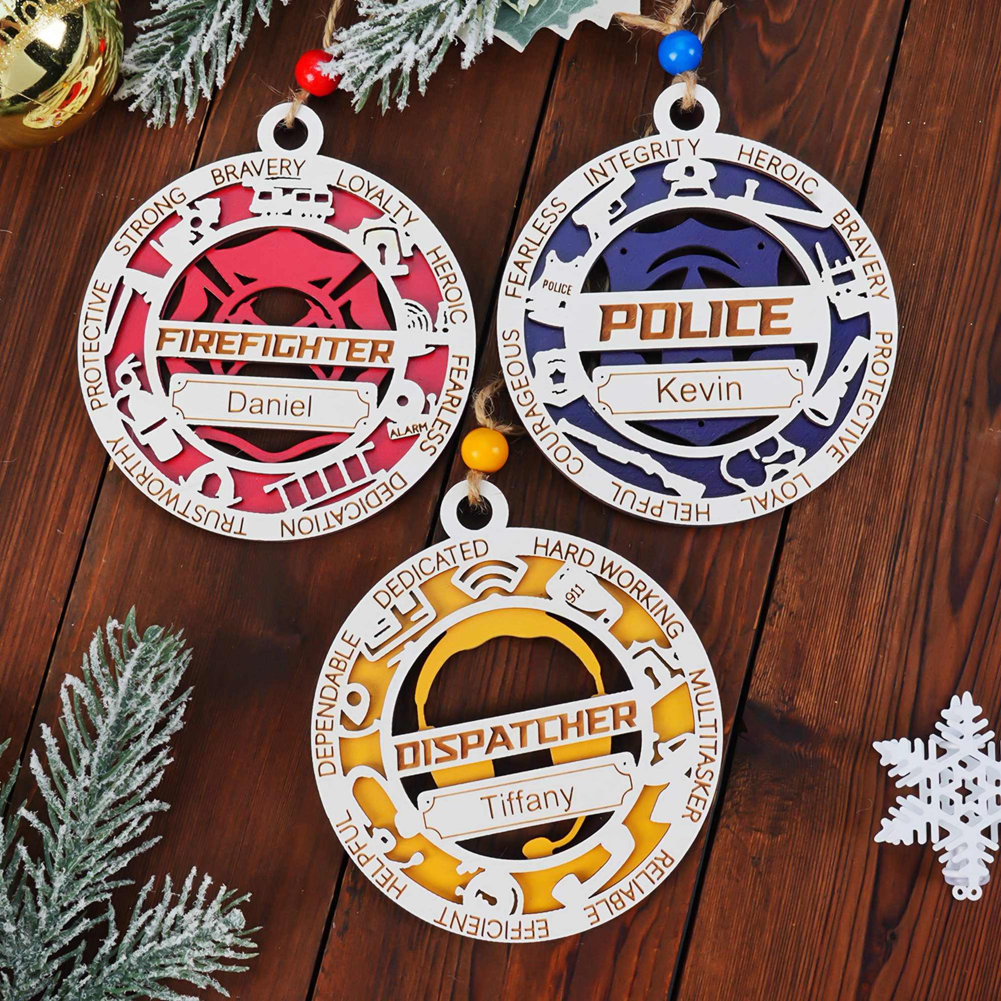 Ornement personnalisé First Responder Police Firefighter Dispatcher Sheriff Ornament with Name Home Decor Christmas Gift for First Aid Practitioners Volunteers