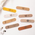 Set de 10 Étiquettes Personnalisées avec Motif et Texte Accessoire de Tricot en Cuir avec Rivets Cadeau Anniversaire pour Amateur de Couture Bricolage