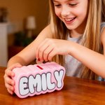 Tirelire Personnalisée Multicolore Imprimée 3D Lettre Nom Tirelire Utilisation Quotidienne Anniversaire Cadeau de Noël pour Nouveaux Parents Nouveaux Nés Enfants