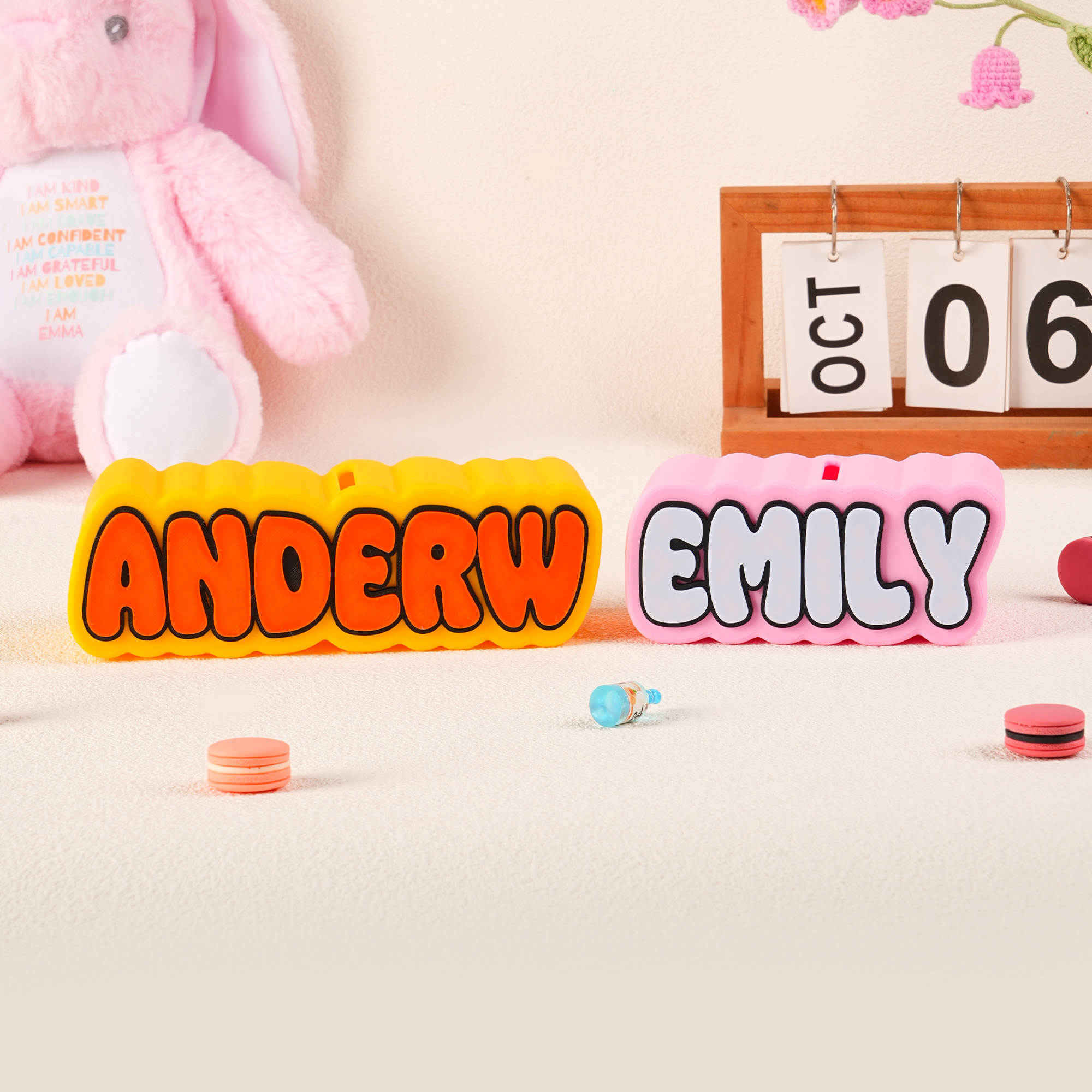 Tirelire Personnalisée Multicolore Imprimée 3D Lettre Nom Tirelire Utilisation Quotidienne Anniversaire Cadeau de Noël pour Nouveaux Parents Nouveaux Nés Enfants