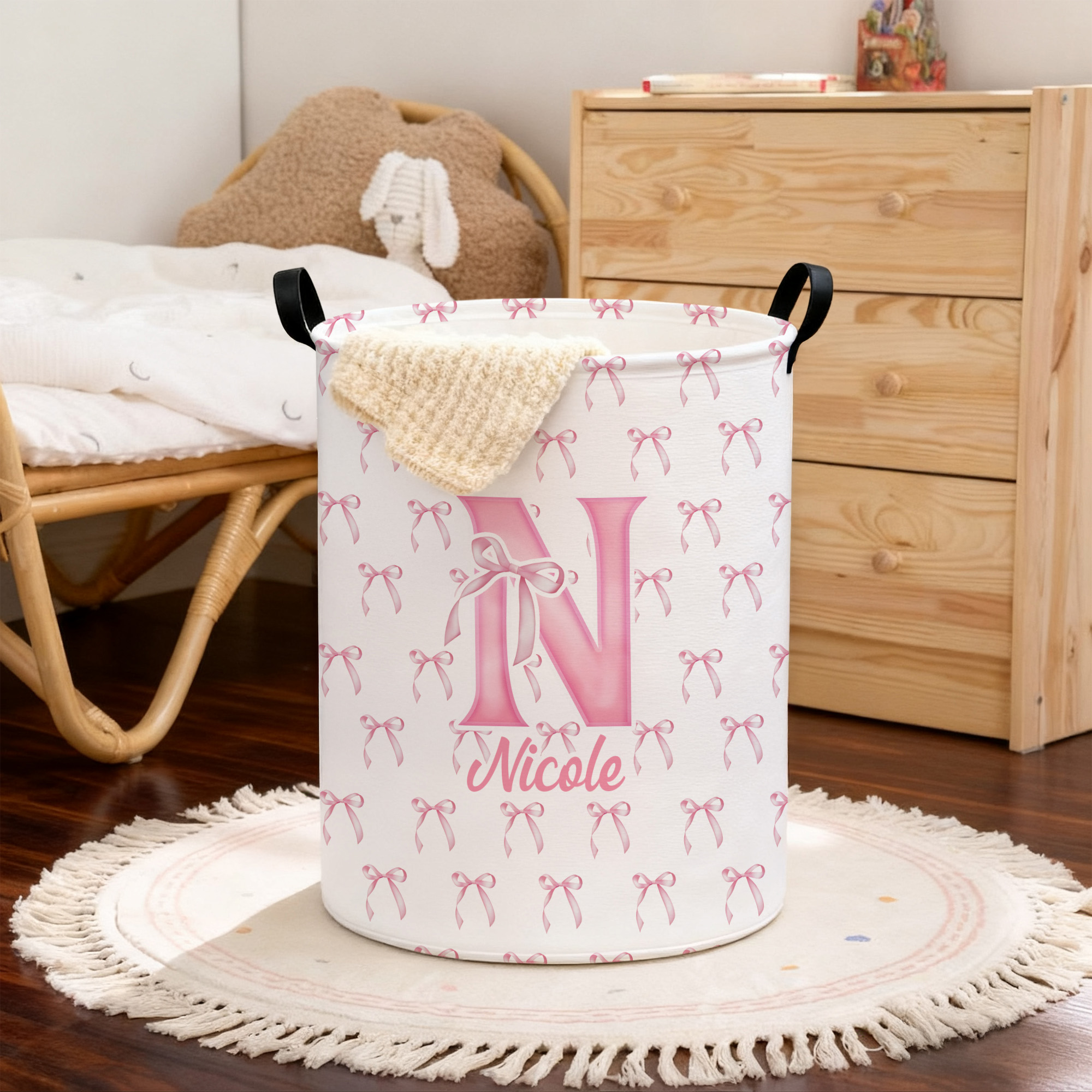 Grand panier à linge imperméable rose avec nœud et initiale du nom avec poignée Décoration de la chambre d'enfant Cadeau d'anniversaire pour bébé fille