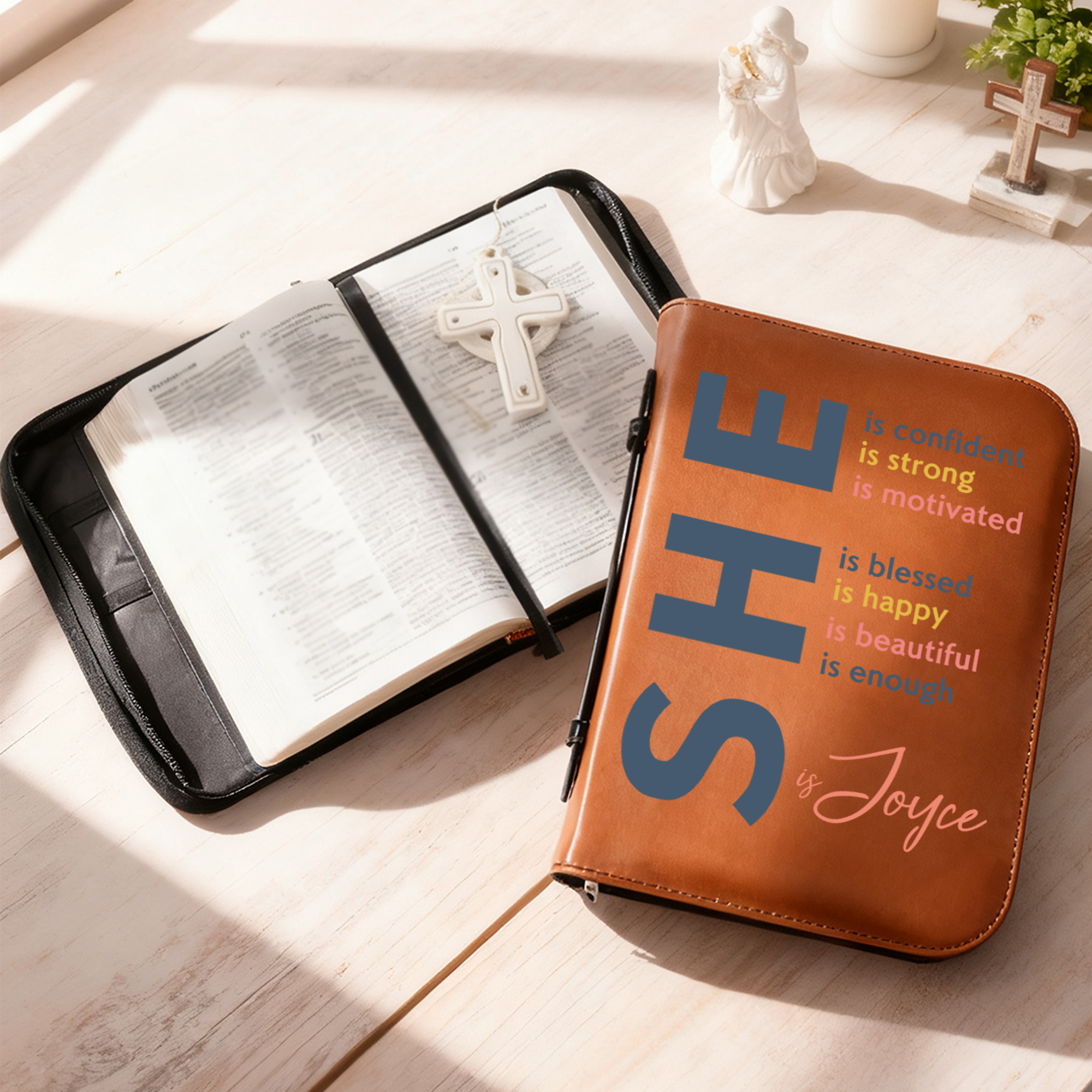 Livre de poche en cuir PU multicolore avec nom Cadeau de Noël, d'anniversaire et de baptême pour la famille et les amis chrétiens.