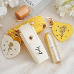 Personalisierte Geburt Blume Name PU Leder Lippenstift Fall Keychain mit herzförmigen Spiegel Make-up Essentials Geburtstag Hochzeit Geschenk für Frauen