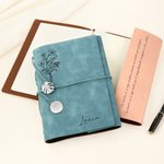 Cuaderno de cuero PU personalizado con flor de nacimiento y nombre regalo de cumpleaños y vacaciones para entusiastas de la escritura