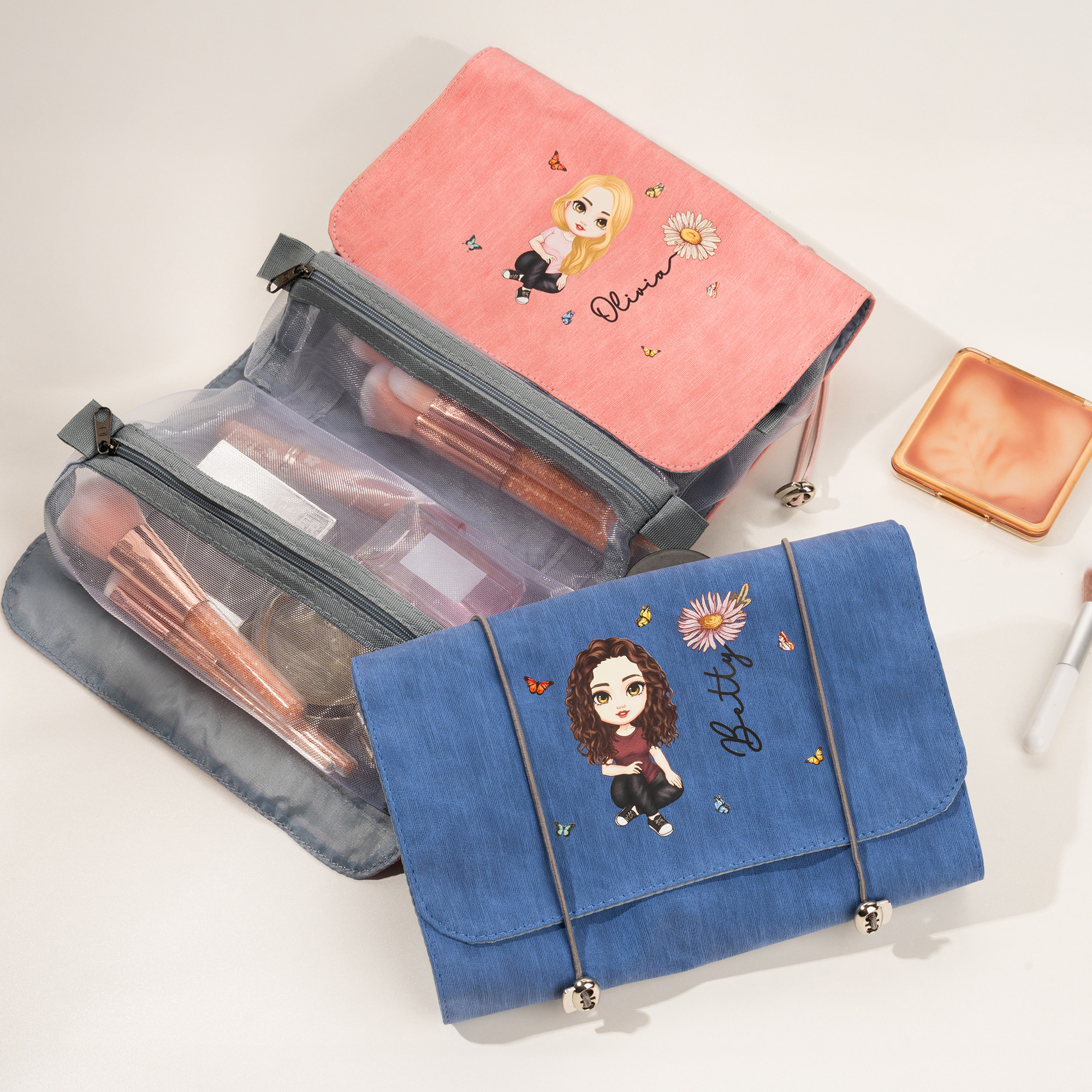 Sac de maquillage personnalisé avec nom et fleur de naissance pour les personnages de dessins animés Cadeau de mariage et d'anniversaire pour les femmes