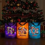 Personalisierter LED Weihnachtssack im Weihnachten-Design mit Cartoon-Figur Initiale und Namen Weihnachtsgeschenk für Kinder Freunde Familie