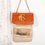 Personalizzato fiore di nascita Cartoon Character PU Leather Makeup Bag con nome e iniziale Uso quotidiano Compleanno Anniversario Regalo per le donne