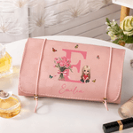 Personalizzato fiore di nascita Cartoon Character PU Leather Makeup Bag con nome e iniziale Uso quotidiano Compleanno Anniversario Regalo per le donne