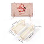 Personalizzato fiore di nascita Cartoon Character PU Leather Makeup Bag con nome e iniziale Uso quotidiano Compleanno Anniversario Regalo per le donne
