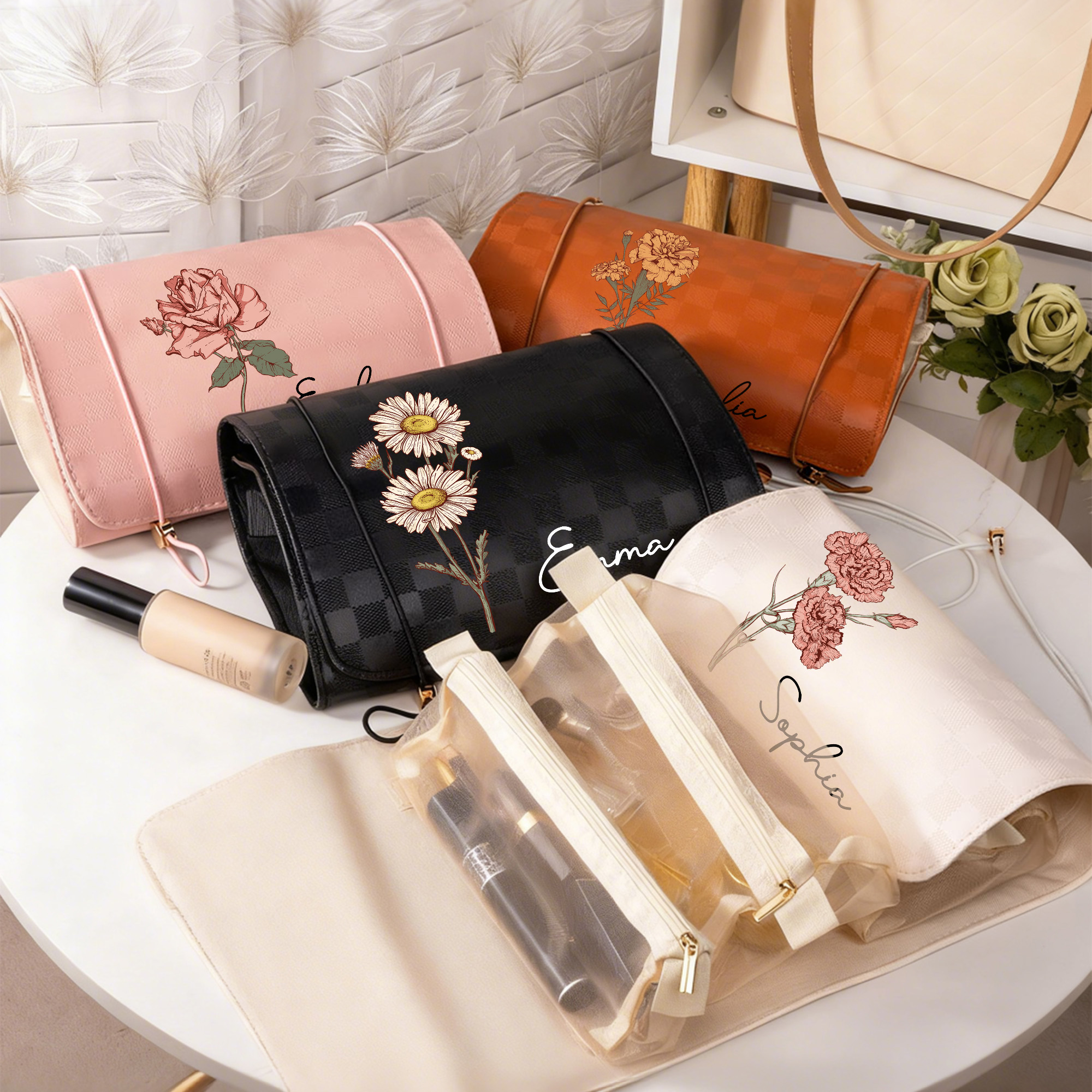 Sac de maquillage en cuir PU avec nom et fleur de naissance personnalisée Cadeau d'anniversaire pour les femmes