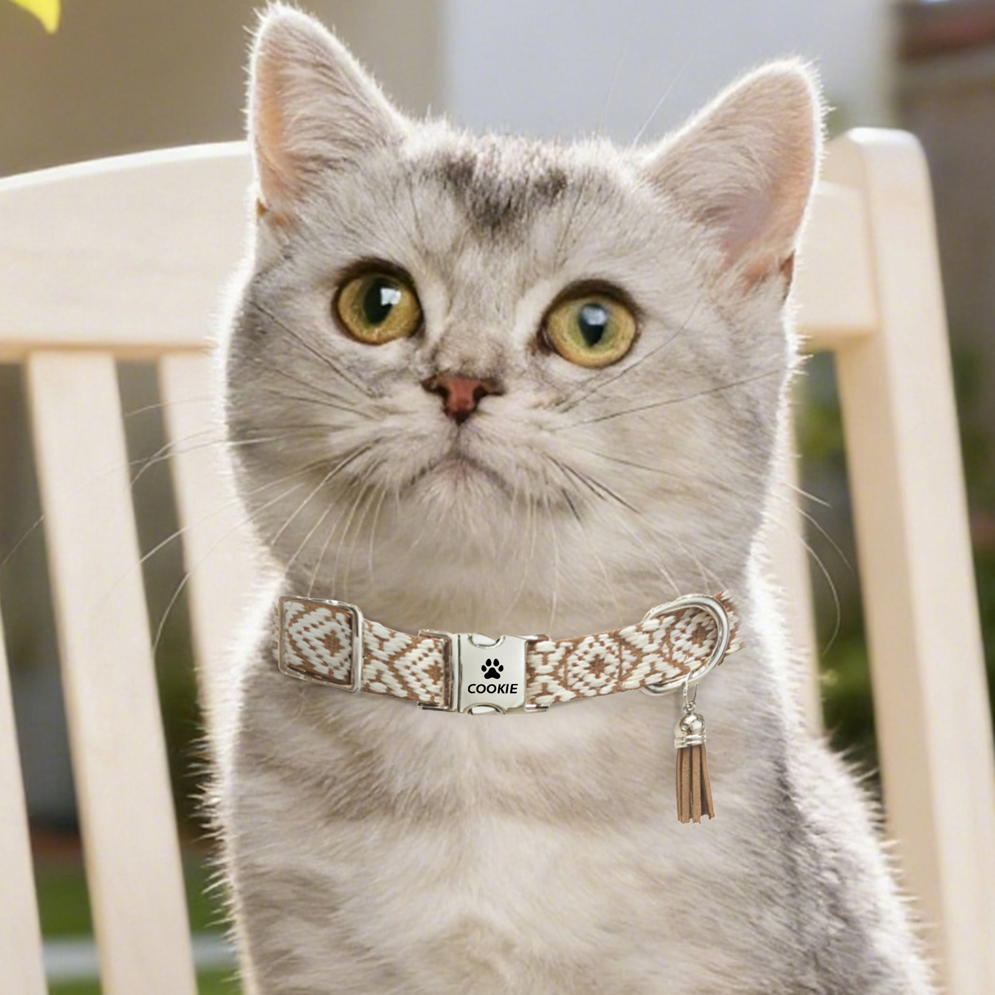 Collier tressé ajustable avec nom, pompon et corde pour utilisation quotidienne Cadeau d'anniversaire pour propriétaire d'animal de compagnie.