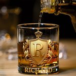 Personalised Golden 3D Badge Initial Name 10 oz Rock Whiskey Glass Old Fashioned Birthday Christmas Gift for Man Bartender Whiskey Enthusiast