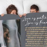 Personalizada Love is Patient Kind Foto suave manta con nombre y fecha Día de San Valentín Aniversario de boda Regalo para la pareja