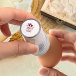 Silueta de gallina personalizada Sello de pétalos de huevo Etiqueta de seguridad para huevos de granja con caja y tinta de calidad alimentaria Regalo de cumpleaños para granjero criador familiar