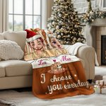 Coperta morbida personalizzata con coppia di personaggi e gatto nome e testo regalo di Natale per coppie