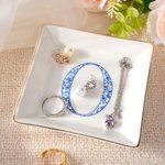 Gepersonaliseerde blauwe boog Toile De Jouy initiële keramische sieraden schotel dagelijks gebruik verjaardagscadeau voor meisjes vrouwen