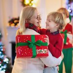 Gepersonaliseerde Kerstman Rendier Sneeuwpop Ontwerp Set van 2 Waterdichte Kerststickers Etiketten met Naam Kerst Decor Feestartikelen voor Familie Kids